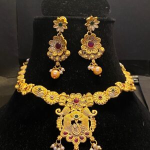 Golden polish Temple jewellery at wholesale price guaranteed