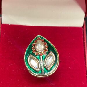 Flower Engraved Kundan Ring